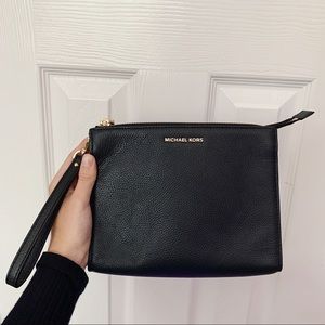 Michael Kors Black and Gold Wristlet Clutch 💛